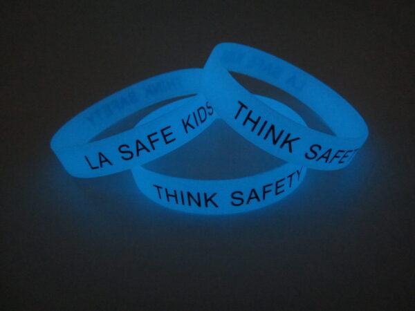 glow in dark wristbands