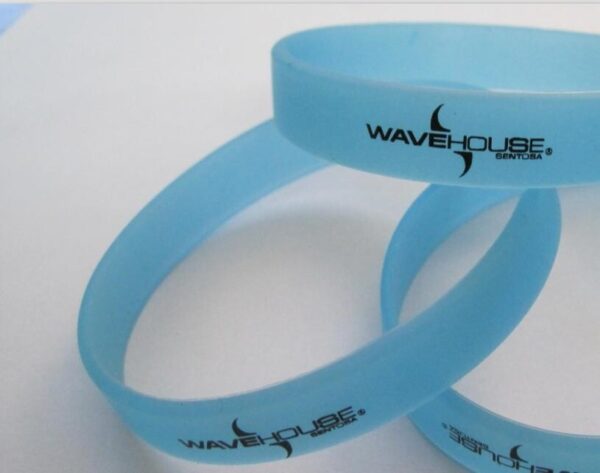 glow in dark wristbands